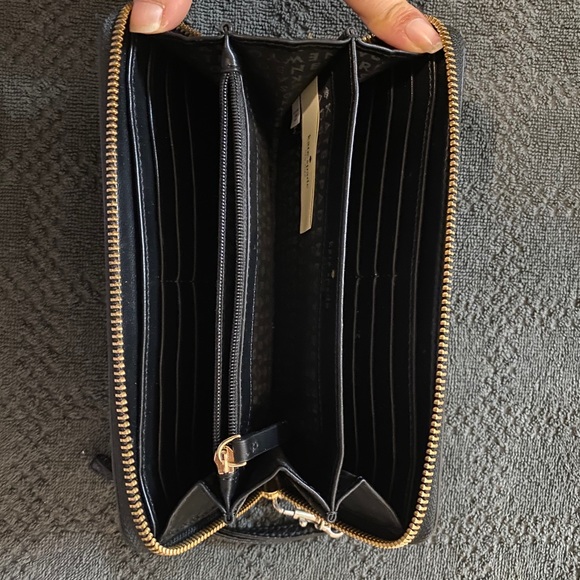 Authentic Kate Spade wallet - large - Picture 4 of 6